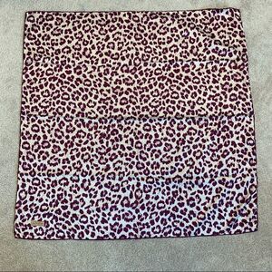 𝅺RED white leopard scarf